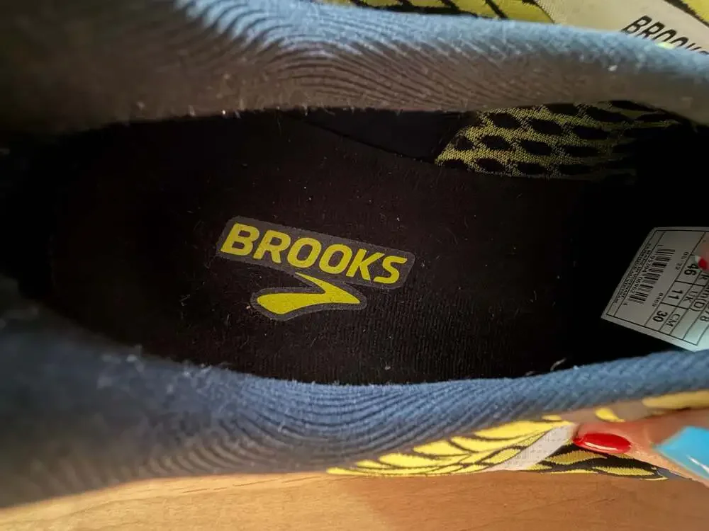 Brooks Hyperion Max Men's Road Running Shoes in Black/Blazing Yellow